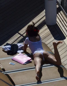 Sexy candid beach and bikini girls