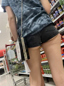 Love them jean shorts!