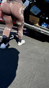 Sexy fit Latina in ass eating leggings