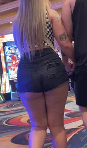 Pawg in booty shorts
