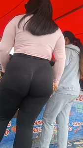 chubby butt in black leggings,[OC] part 3.