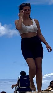 Sexy chick changing at the beach creepshots