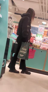Emo girl’s perfectly round bubble butt in flare leggings