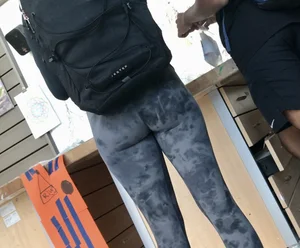 Tight ass in Blue Lululemon Leggings
