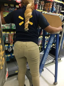 Ebony Walmart employee in tight jeans with a big booty