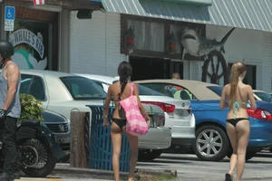 Another gallery of sexy Deerfield Beach girls in bikinis