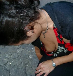 Candid boobs, nip slip and downblouse pics