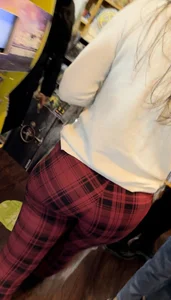 Sexy Milf in Xmas Checkered Leggings (oc)
