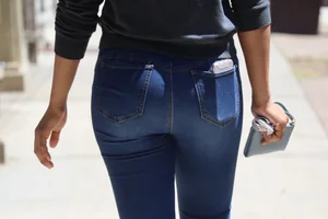 TONS OF ASSES. Jeans, spandex, shorts, dresses. This post has it ALL!
