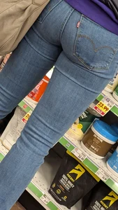 Milf tight Jeans shopping