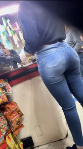 Bubble butt Latina