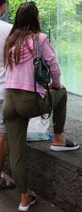 (NON OC) these pants makes me crazy