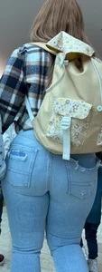 Sexxy Ass MILF in tight Jeans