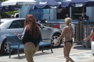 Florida beach and bikini girls