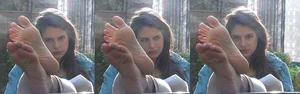 Candid girls feet at Bryant Park