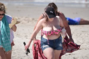 Extra thick beach girls in bikinis with big boobs