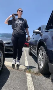 Chubby Hockey Geek, nice BUTT n THIGHS