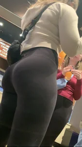 (OC) Incredible lulu ass 8/10