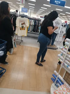 FAT A$$ BOOTY LATINA waiting in line