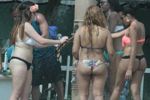 Deerfield Beach girls in bikinis