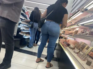 HUGE ASS THICK MOM THE BEST ONLY