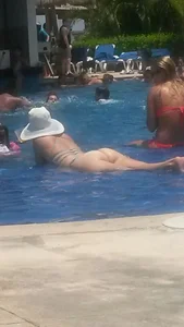 Hot candid beach and pool girls creepshots gallery