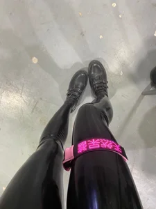 Thin Legs in Latex Leggings Selfie