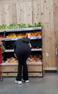 Redhead w/ Ponytail Bubble Butt