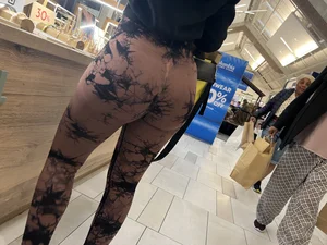 Fit Latina shopping (oc)