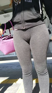 Milf in Cameltoe Yoga Pants with Hot Wide Pelvis Street Candid Photos Collection