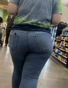 Thick PAWG had Some Booty Meat