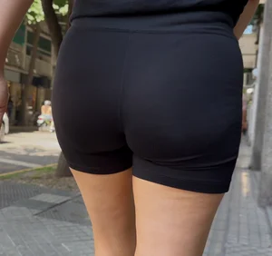 Leggings vs boobs, choose One!!!