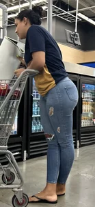 Chica shows bendover abilities + standard caps of chic w nice ass @ Wally‼️