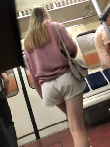 Sexy Candid Skinny Legs in Shorts Subway Train Pics