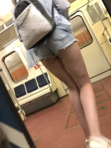 Subway Candid Girl With a Hot Booty in Mini-Shorts And Long Legs Creepshots Gallery