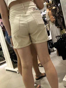Cute candid teen in a top and shorts creepshots