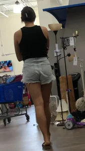 Thrift thots in shorts