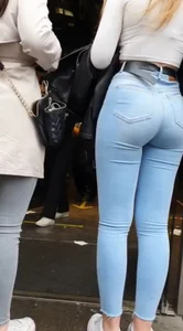 BEAUTIFUL BLONDE WITH JEANS (NOT OC)