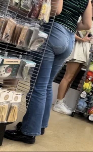 Cute brunette in tight jeans vpl