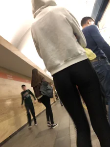 Skinny Legs And Flat Booty in Black Tights Subway Creepshots