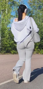 Baddie in gray flares