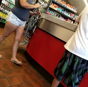 Muffin top milf vpl oc