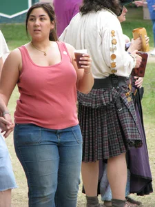 Candid boobs, nip slip and downblouse pics