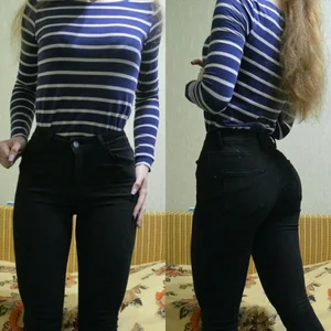 Perfect Ass in Black Tight Jeans Bedroom Selfies