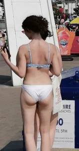 Candid beach and bikini pics