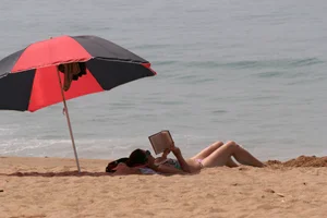 Beach and bikini candid girls