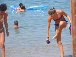 Candid beach and bikini babes