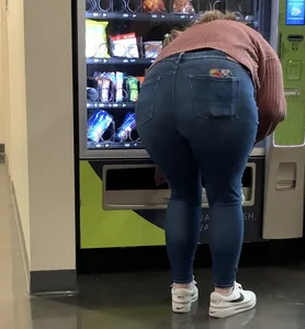 Ass Bending Over In Front Of Vending Machine (OC)