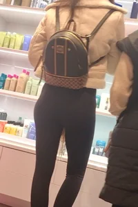 Beauty with amazing ass and gap