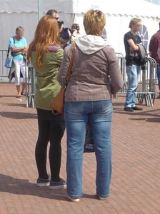 Street milfs in jeans